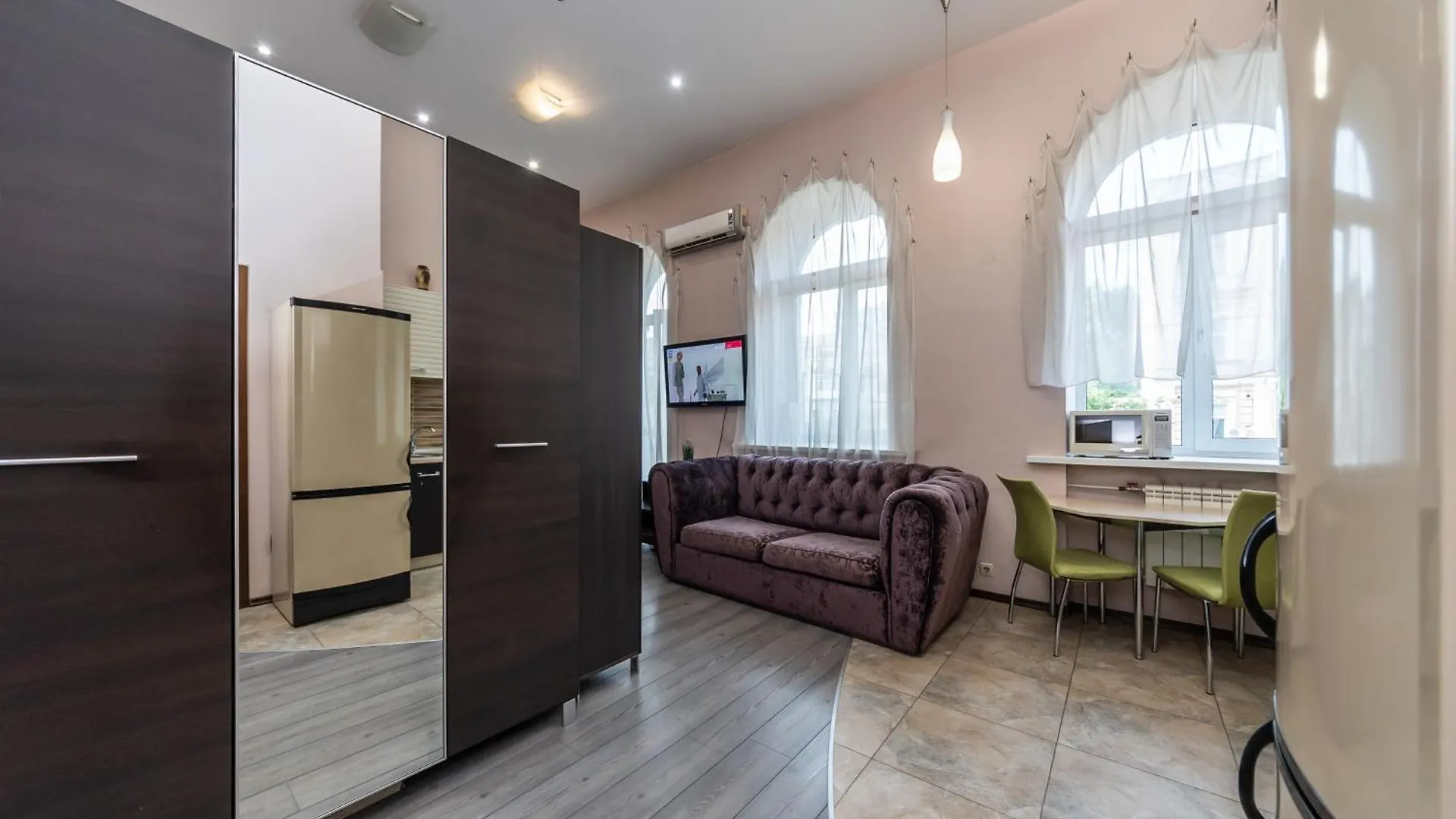 1 Bedroom Apartment Saksaganskogo 57A Ukrajina